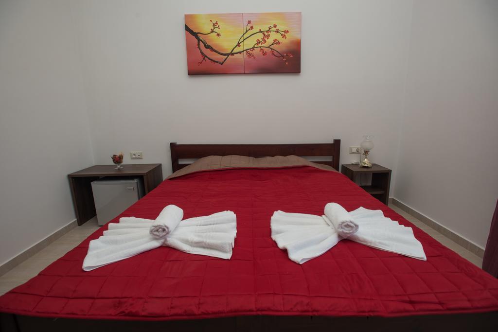 Elpidis Villa 코키노스 피르고스 객실 사진